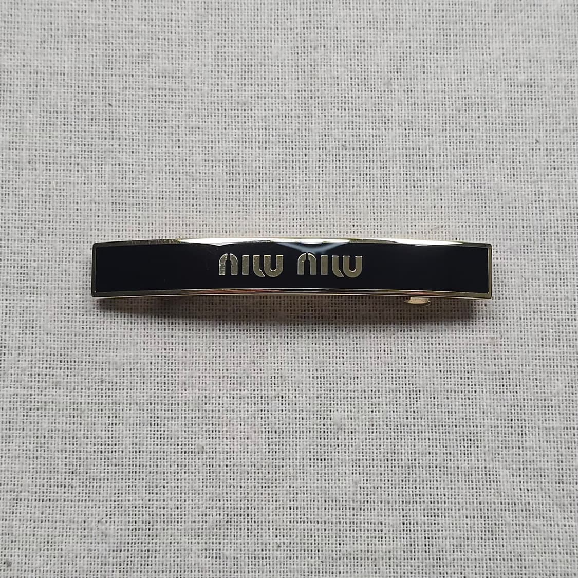 미우미우 에나멜 메탈 헤어핀 상품이미지2