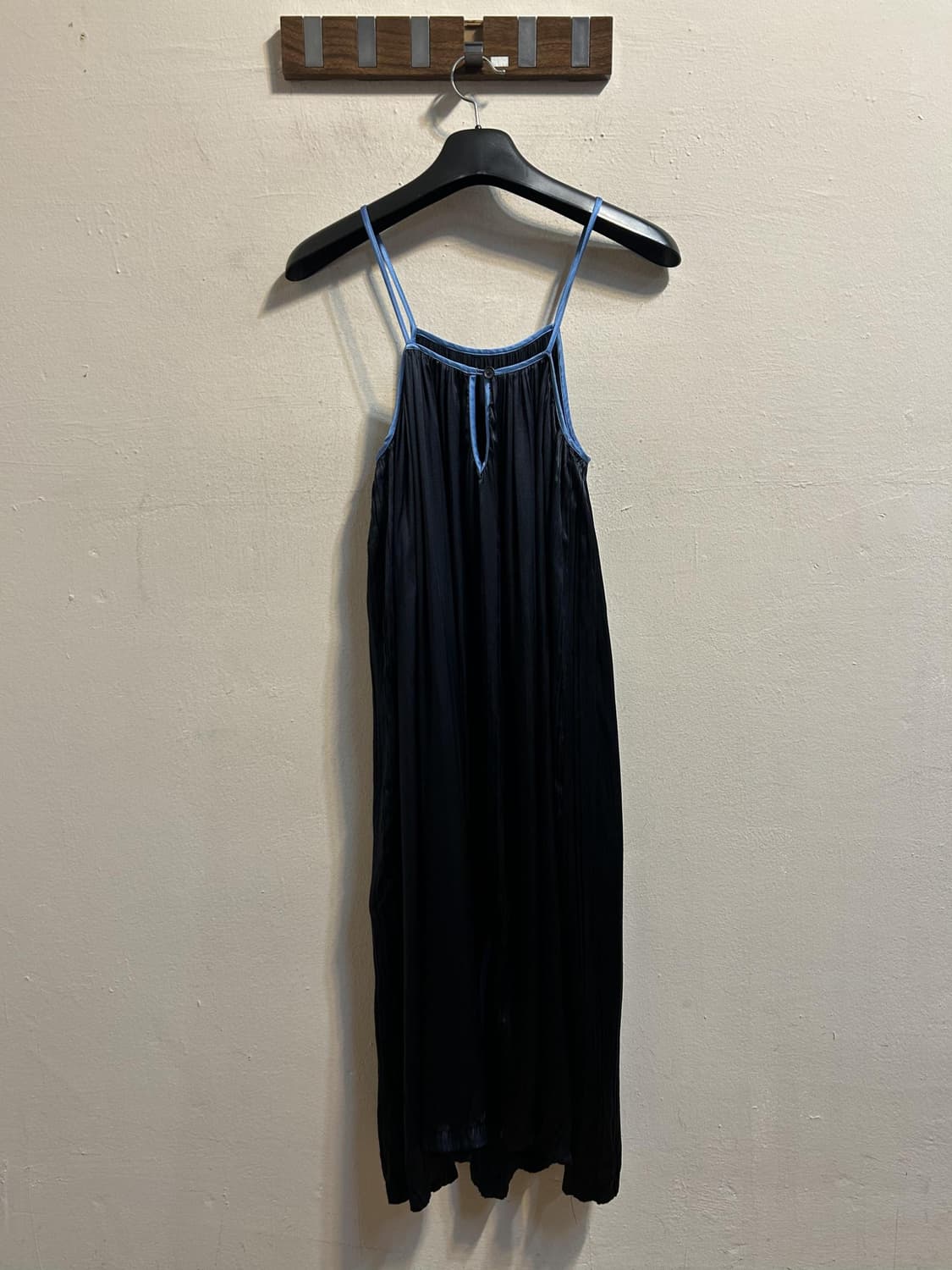 르셉템버 배색 스트랩 플리츠 롱원피스 상품이미지4