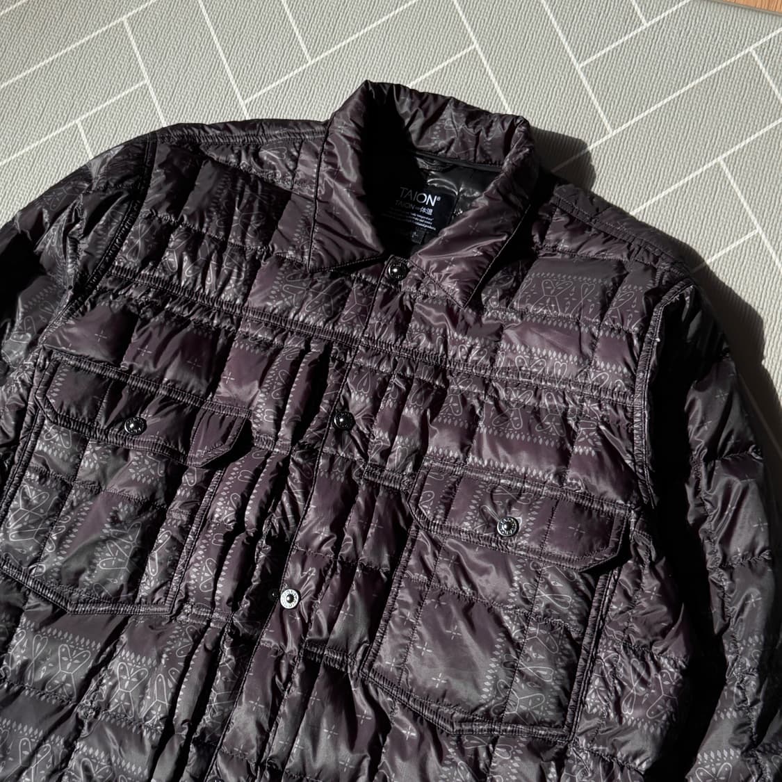 타이온 페이즐리 경량 패딩 상품이미지3