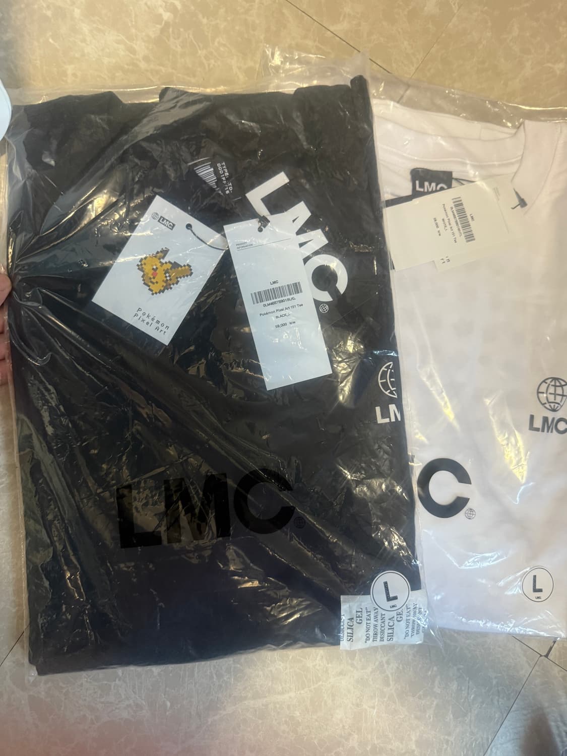 L사이즈 LMC 엘엠씨 포켓몬 151 티셔츠 블랙&화이트 상품이미지1
