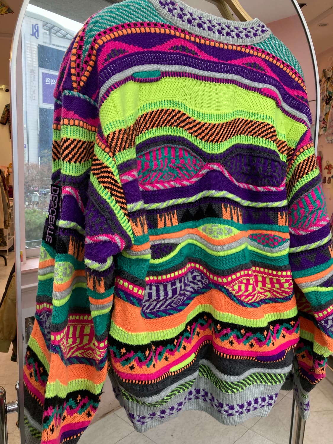 데상트 DESCENTE 빈티지 패턴 무지개 니트 상품이미지7