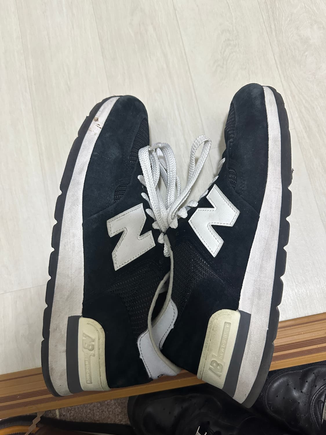 뉴발란스 990 v1 블랙 상품이미지3