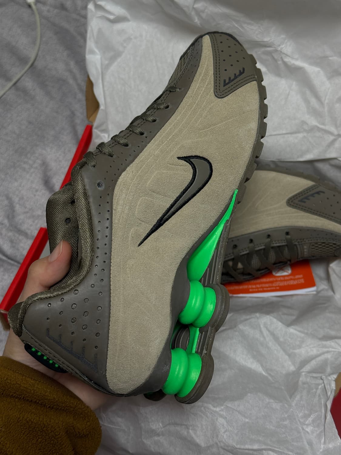 나이키 샥스 R4 W 올리브 카키 그린 쇼크 230 상품이미지3