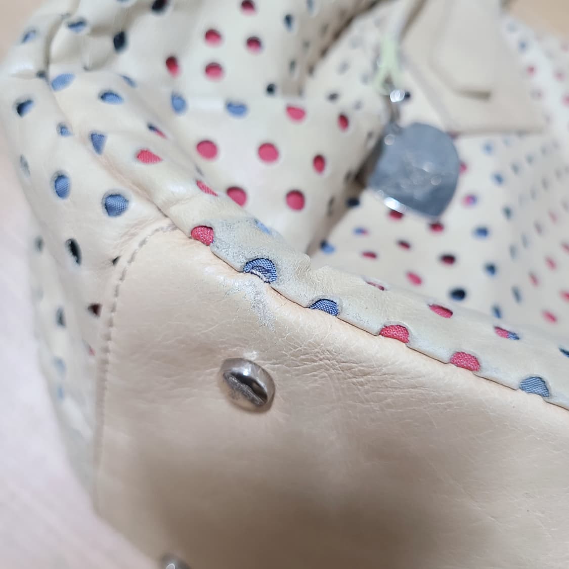 비비안웨스트우드 퍼포 숄더백 상품이미지8