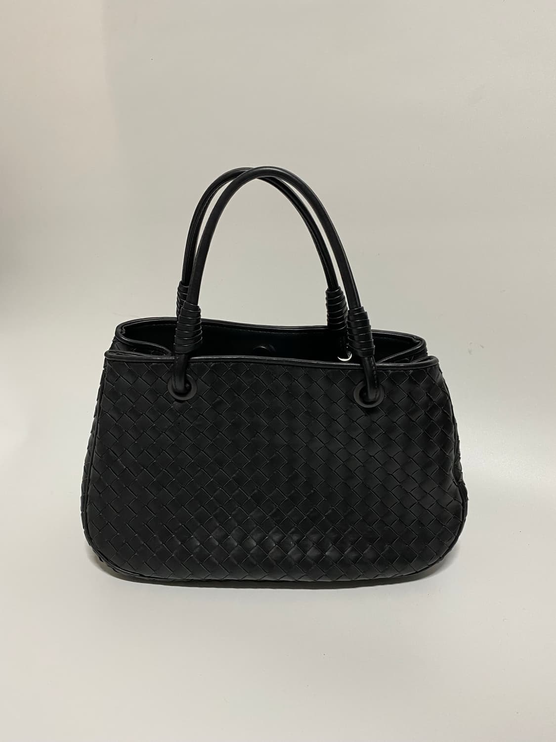 보테가베네타 블랙 토트백 상품이미지1