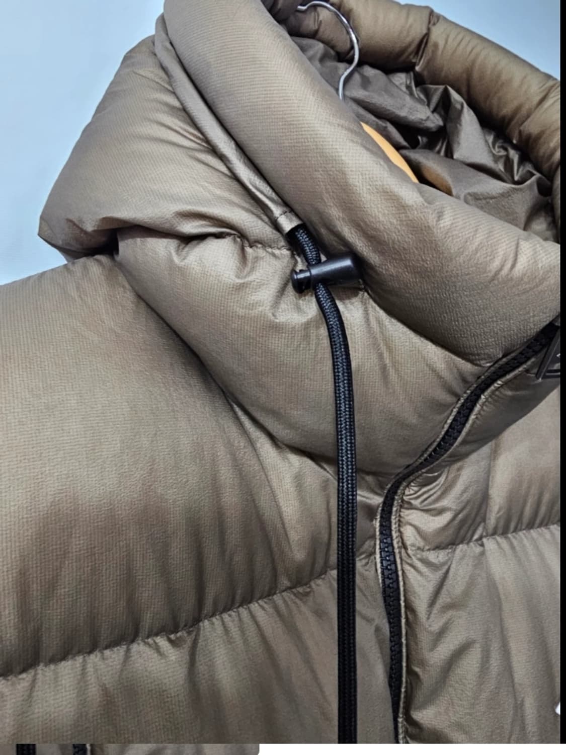 단톤 다운 패딩 카키 상품이미지7