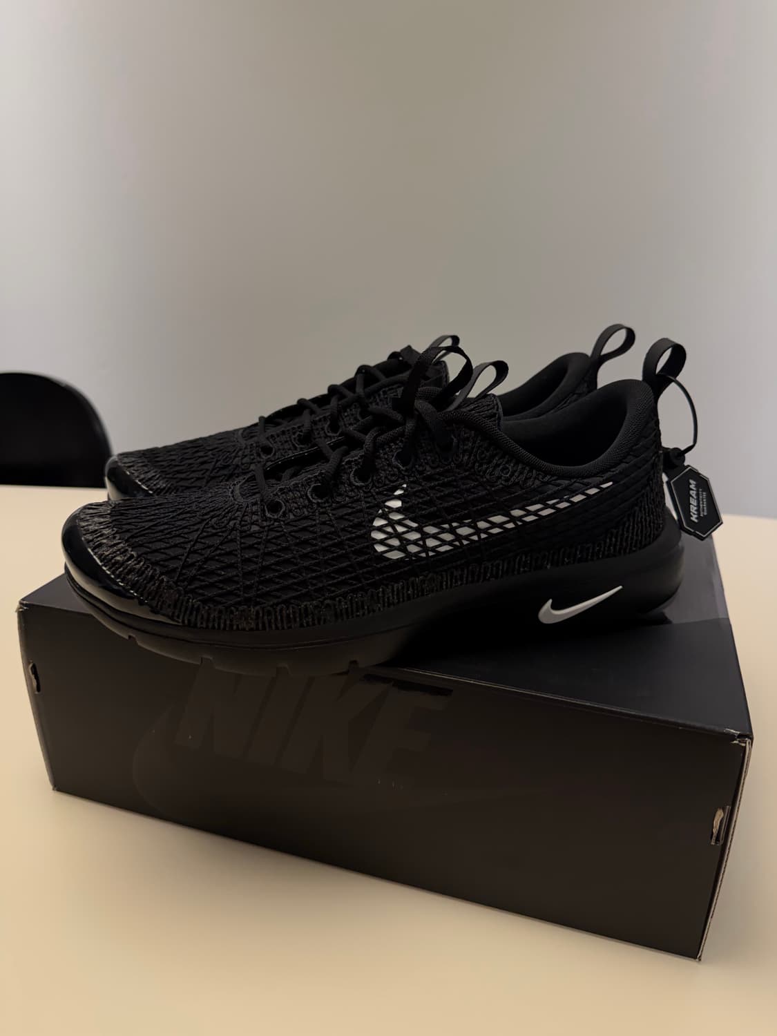 나이키 x 꼼데가르송 옴므 플러스 에어 리주버네이트 블랙 화이트 285 상품이미지2