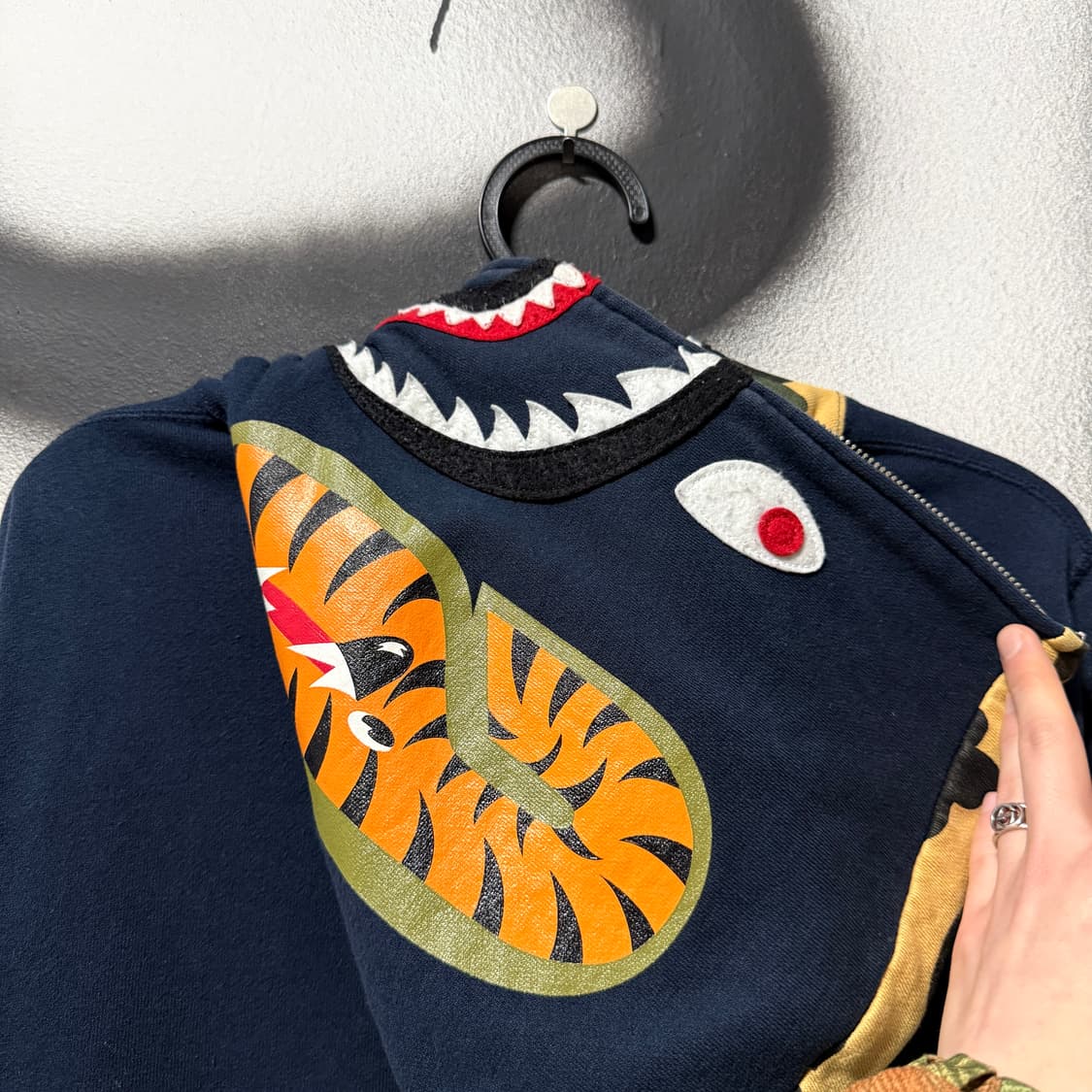 정품 베이프 텍스트 로고 프린팅 1st 반 카모 황계 샤크 풀 집업 후디 상품이미지5