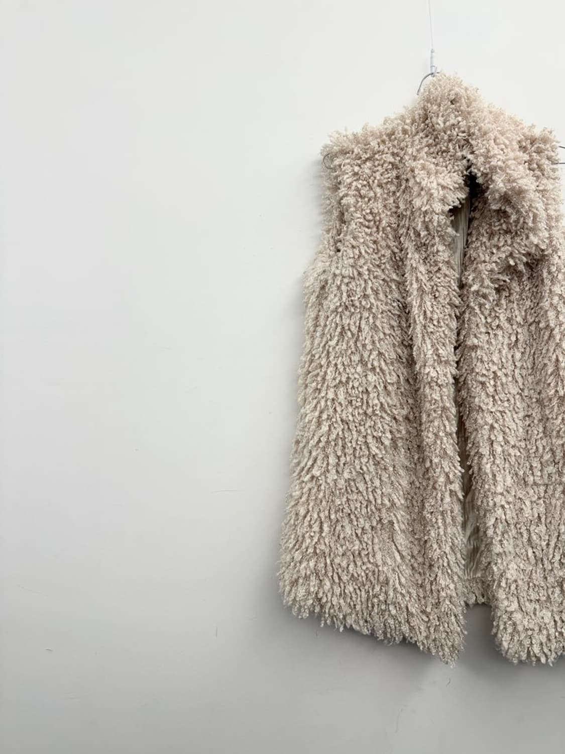 Curly shearling fur vest / ivory 상품이미지2
