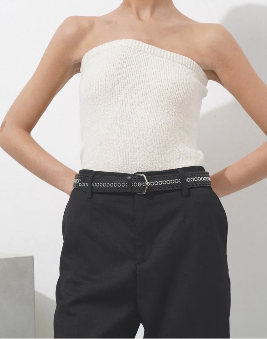 [새제품/풀세트] 알라이아 소가죽 펀칭 벨트 75 (정가 165만) 🖤 상품이미지3