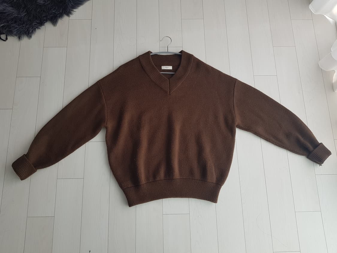 [옷장정리] 브라운 브이넥 니트 스웨터 상품이미지3