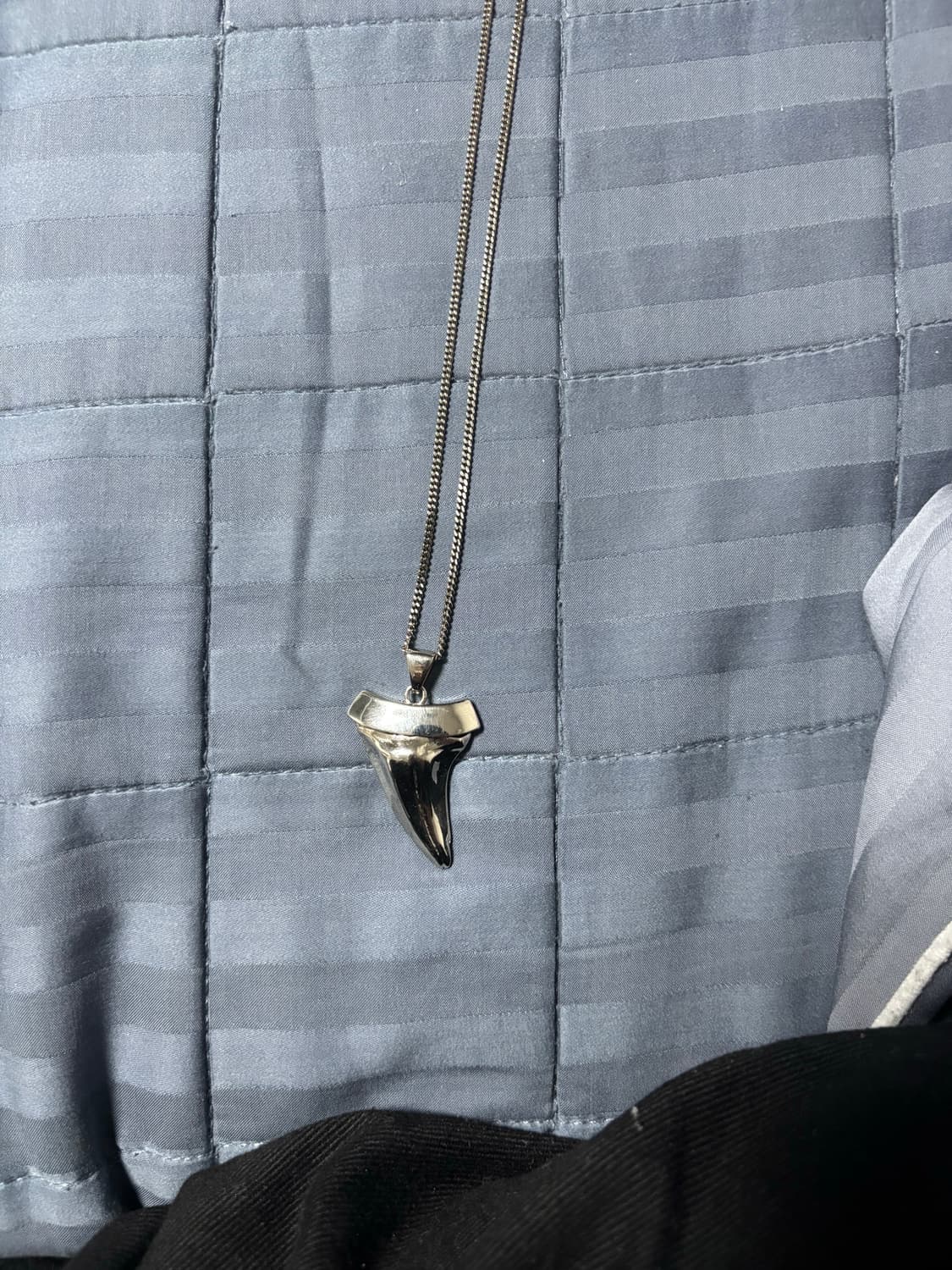 생로랑 샤크 투스 목걸이 상품이미지3