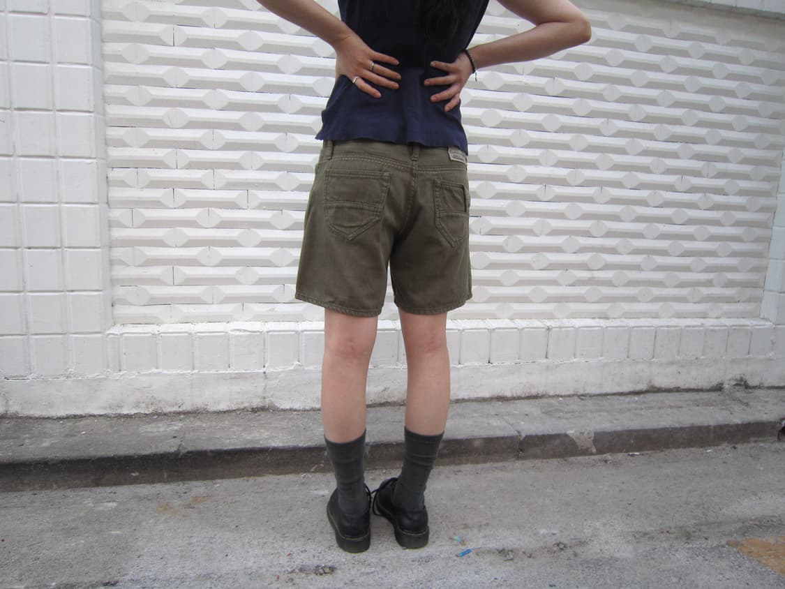 빈티지 코튼 반바지 미니 플랩 포켓 디테일 카키 상품이미지3