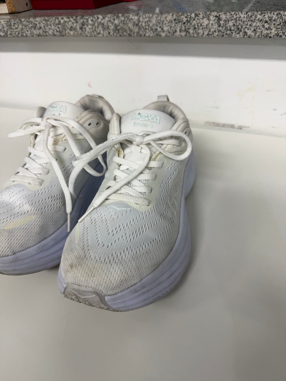 정품) 호카 본디8 화이트 운동화 240 상품이미지2