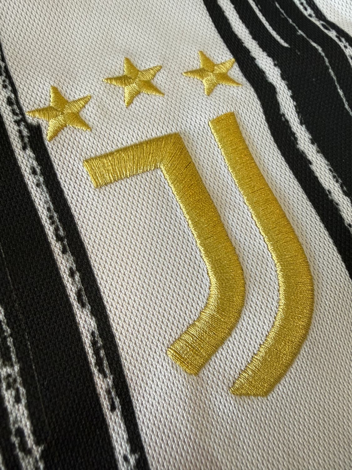 [XL/105]20-21 유벤투스 홈 호날두 유니폼 EI9894 상품이미지4