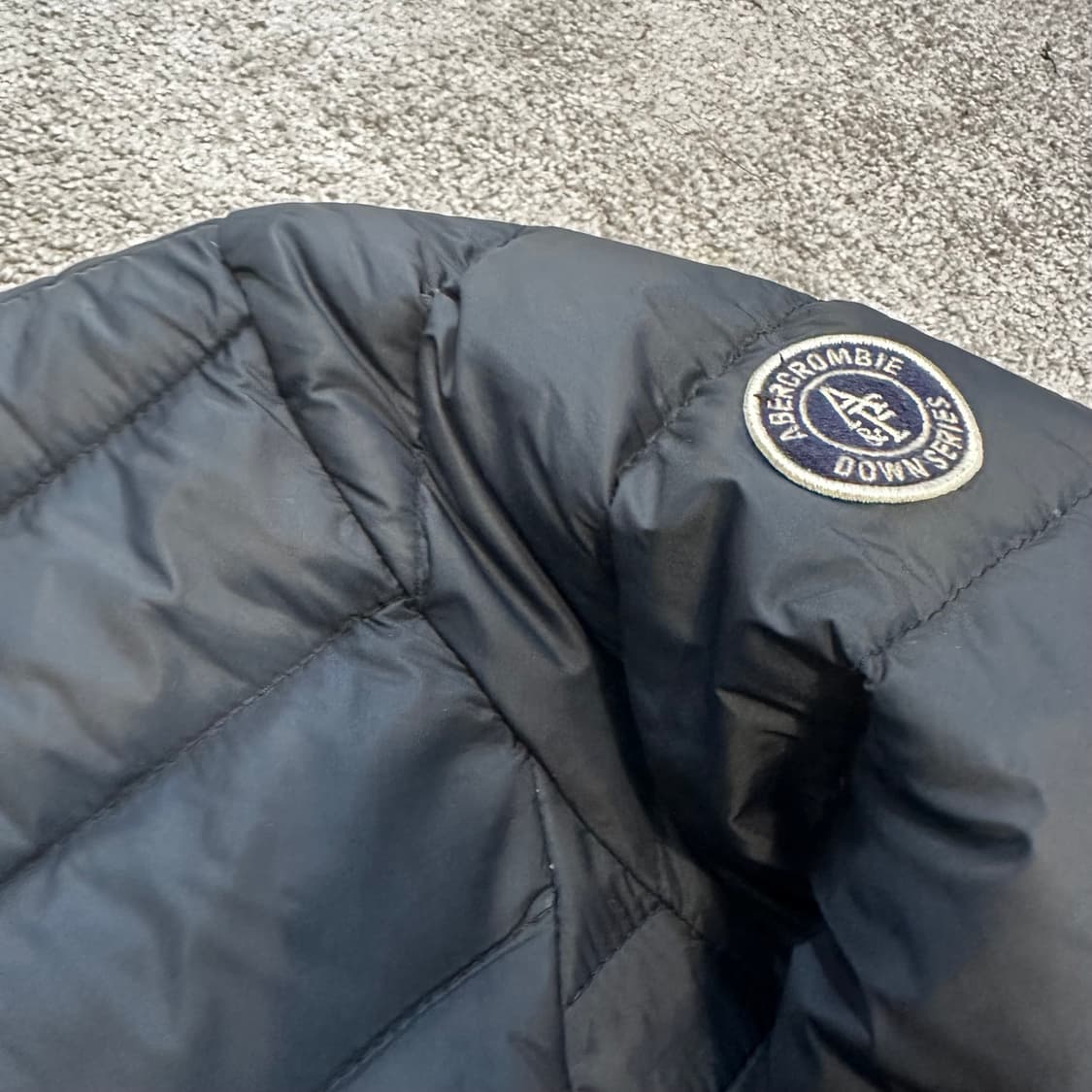 아베크롬비 블랙 덕다운 경량패딩L 상품이미지5