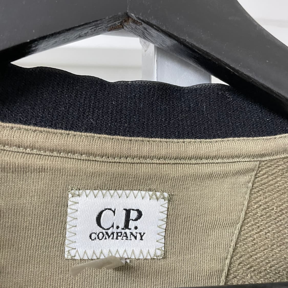 CP 컴퍼니 렌즈 맨투맨 카키 M 상품이미지5