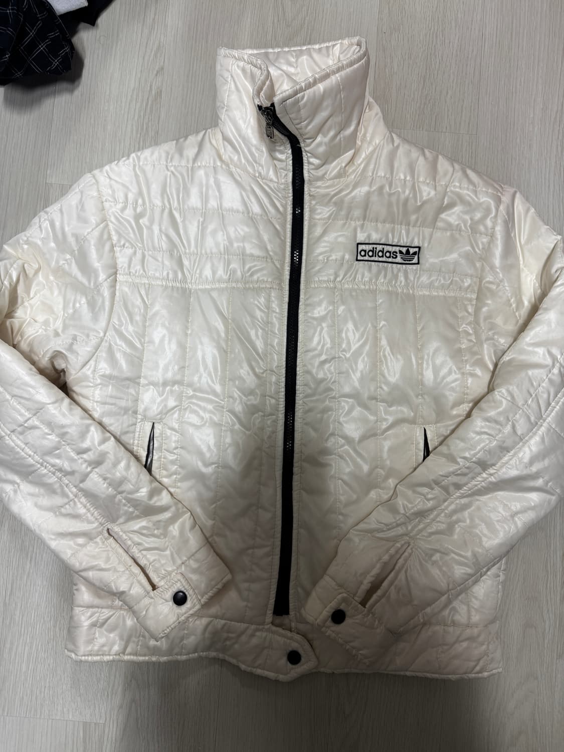 아디다스 올드스쿨 경량패딩 여성 S~M 상품이미지2