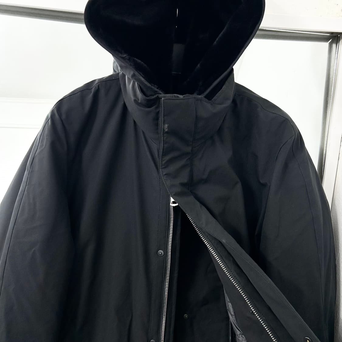 솔리드옴므 24FW 퍼후드 롱패딩 파카 상품이미지7