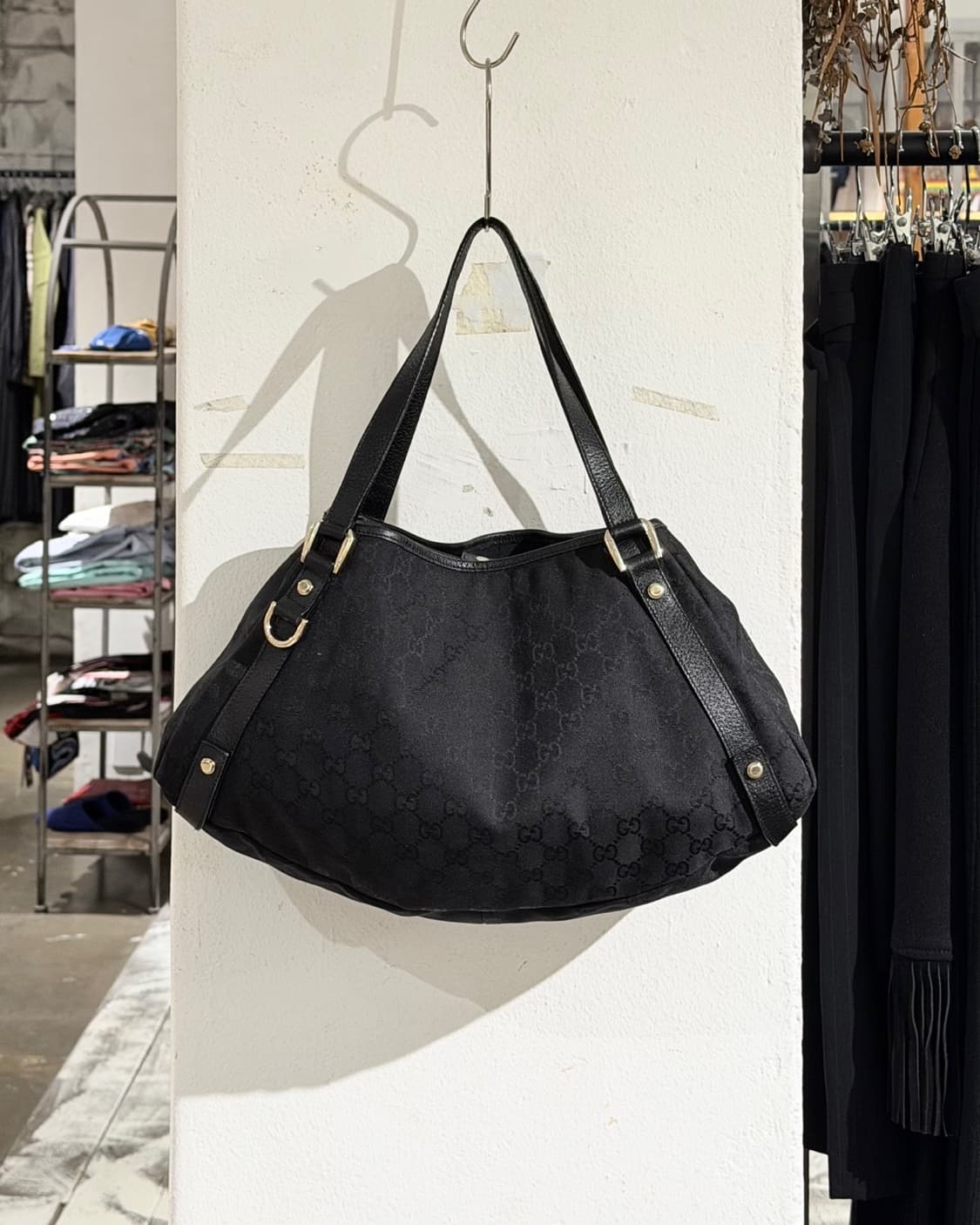 구찌 블랙 GG 캔버스 숄더백 상품이미지4