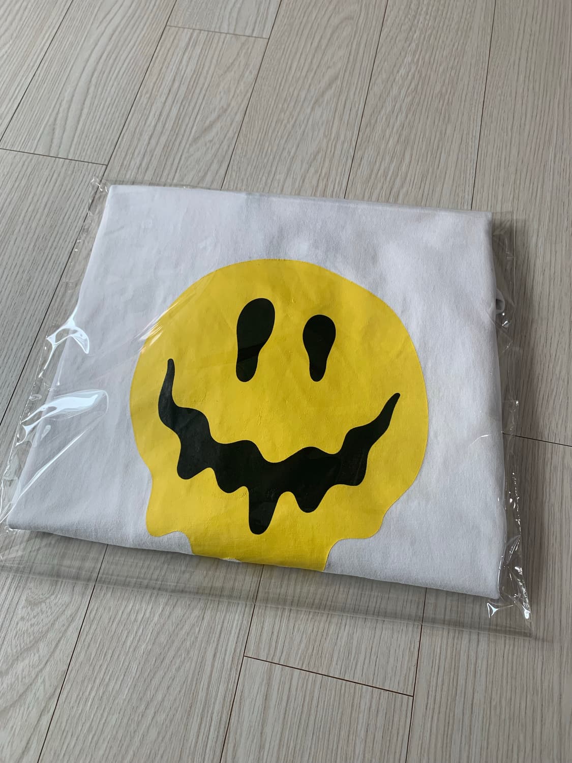 발렌시아가(Balenciaga)의 라지 핏 스마일리 티셔츠 상품이미지9