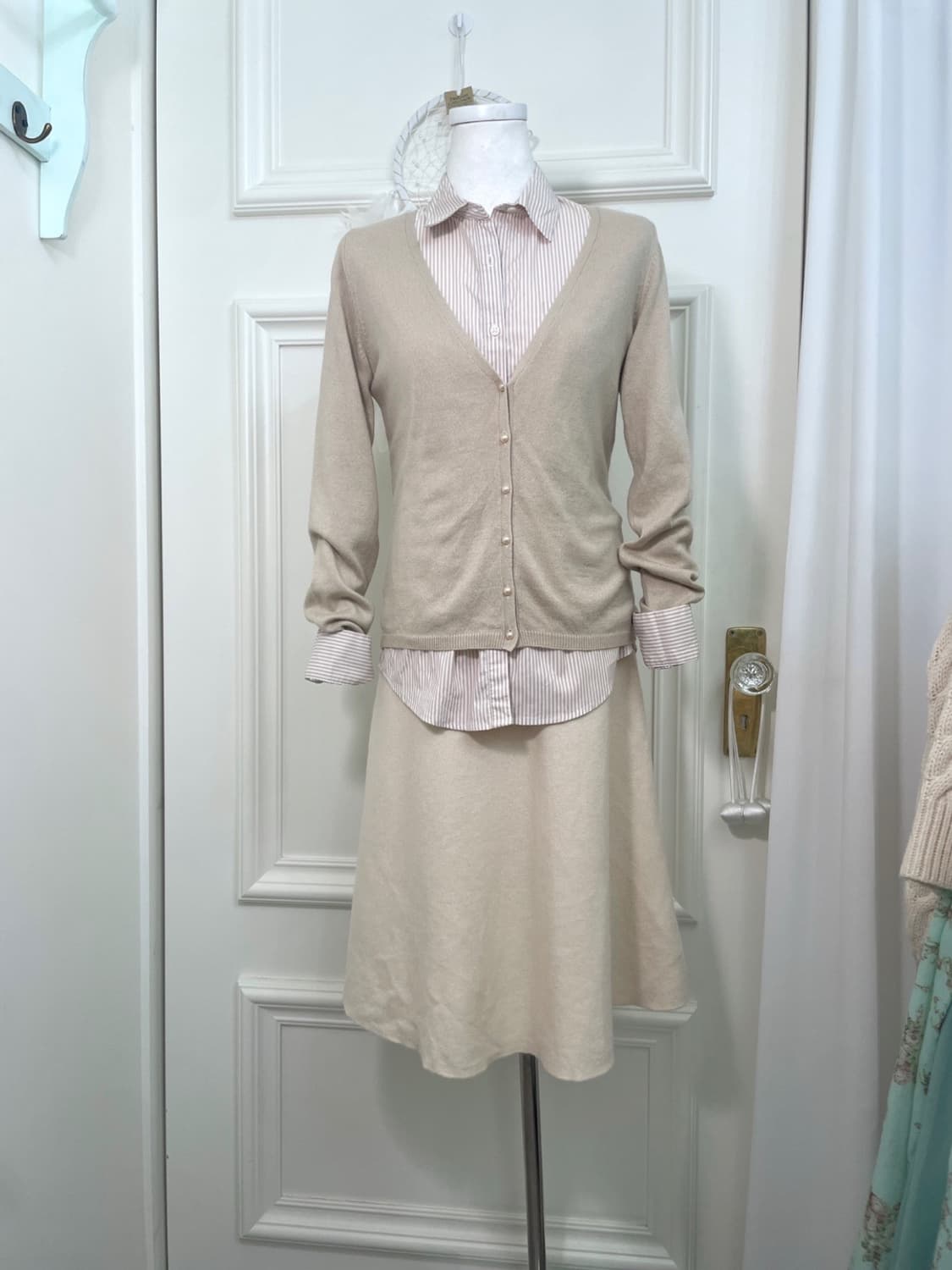beige pearl button basic cardigan&beige 상품이미지2
