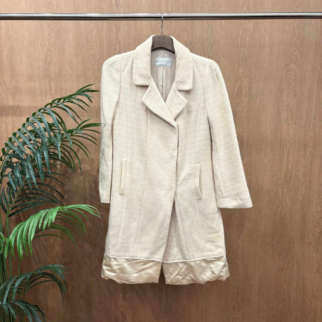 마인 울 블렌드 롱 코트 밑단 패딩 믹스 사이드 포켓 디테일 크림 베이지 상품이미지1