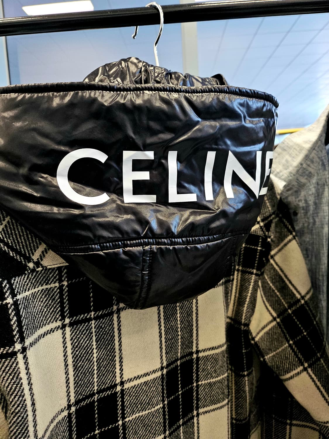 셀린느 체크 후드 패딩자켓 44사이즈
 상품이미지3