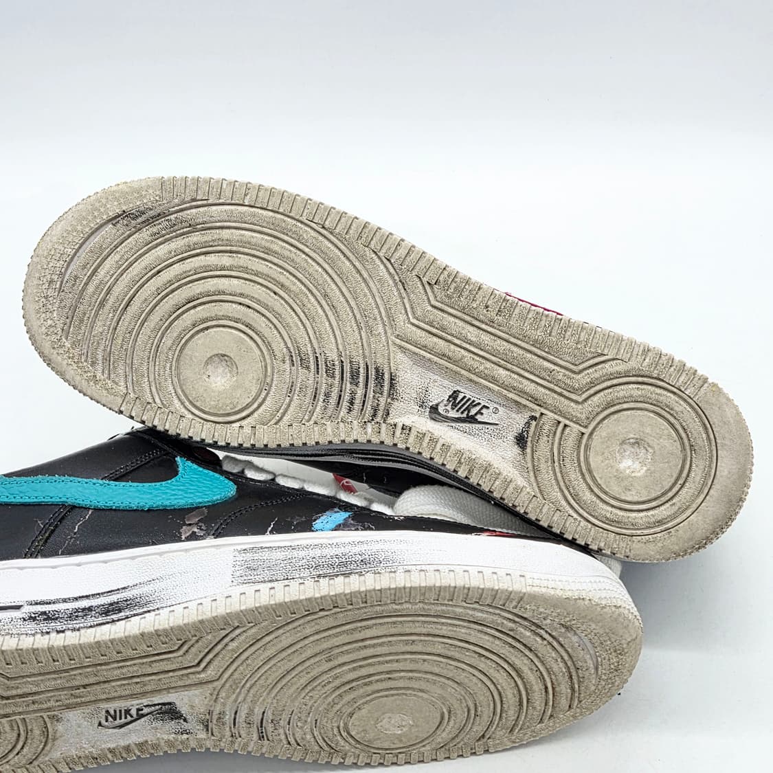 나이키 X 피스마이너스 에어포스 1 로우 파라노이즈 3.0 (275) 상품이미지3