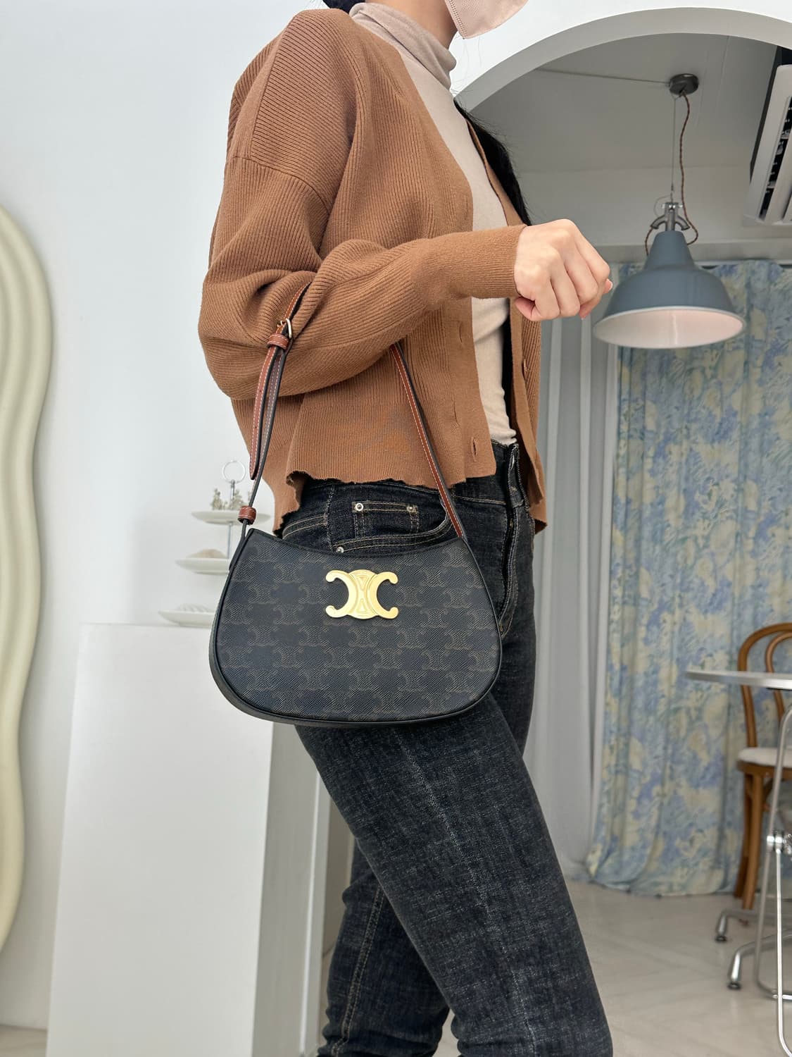 [A+ 정품] 셀리는 미디엄 틸리백 탄 상품이미지9