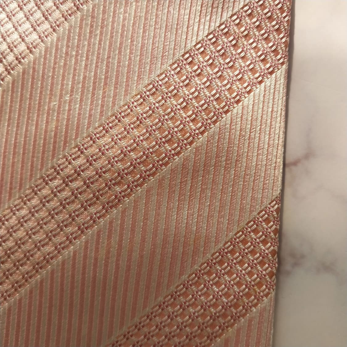 조르지오 아르마니 실크 스트라이프 넥타이 9.6cm A-등급 K1401
 상품이미지8