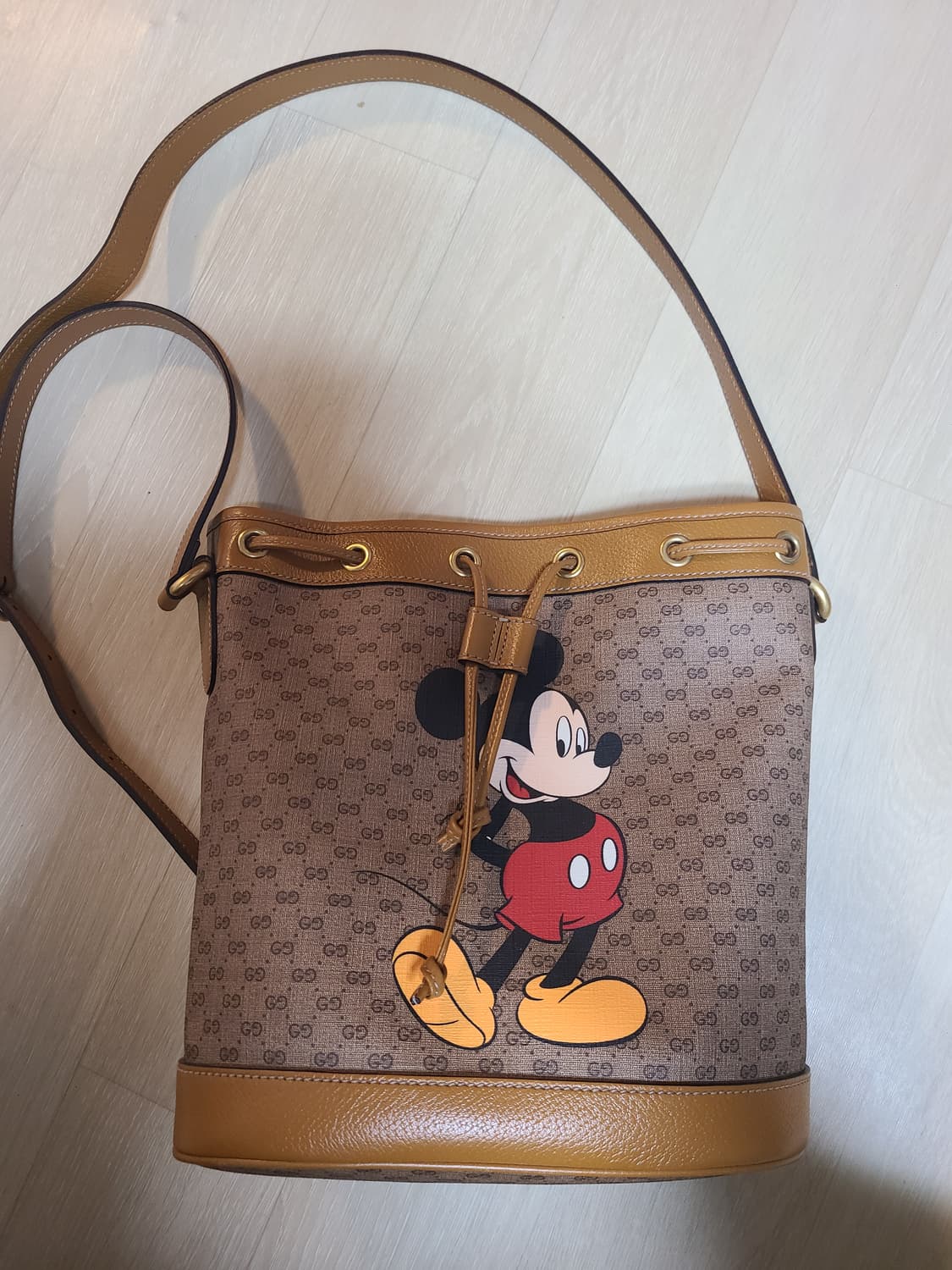 구찌 디즈니 콜라보 버킷백 상품이미지1