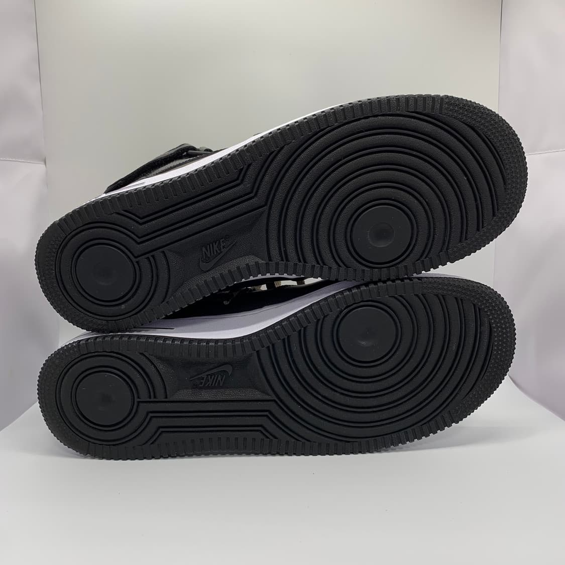 STUSSY NIKE AIR FORCE 1 ‘07 MID SP BLACK 상품이미지5