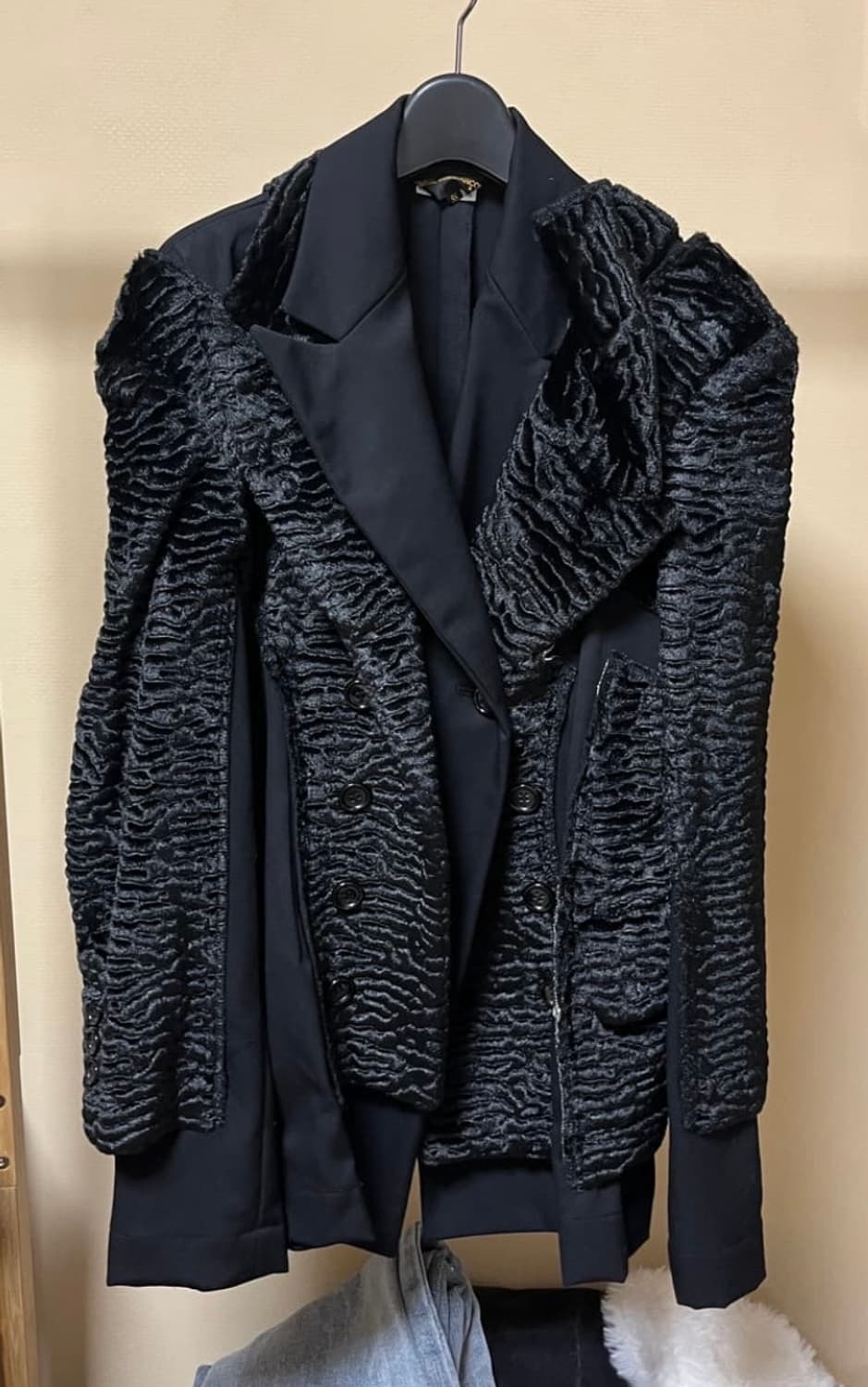 꼼데가르송 벨벳 해체 컷팅 자켓 상품이미지1