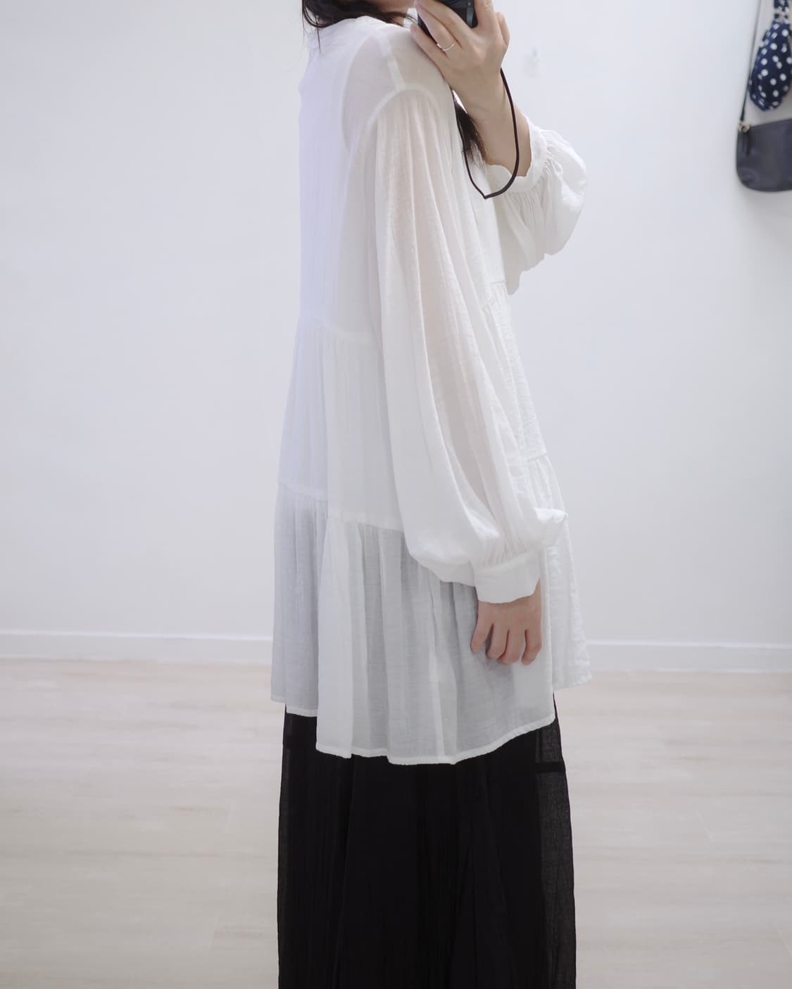 White kangkang Blouse 상품이미지4