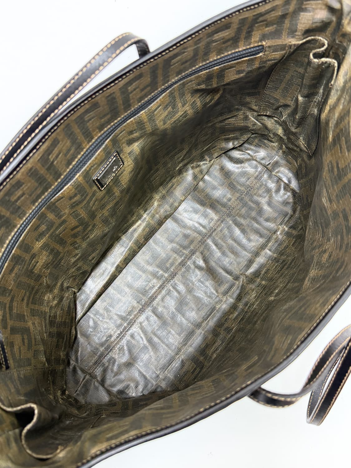 펜디 우븐 주카 레더 트리밍 롤 쇼퍼백 상품이미지8