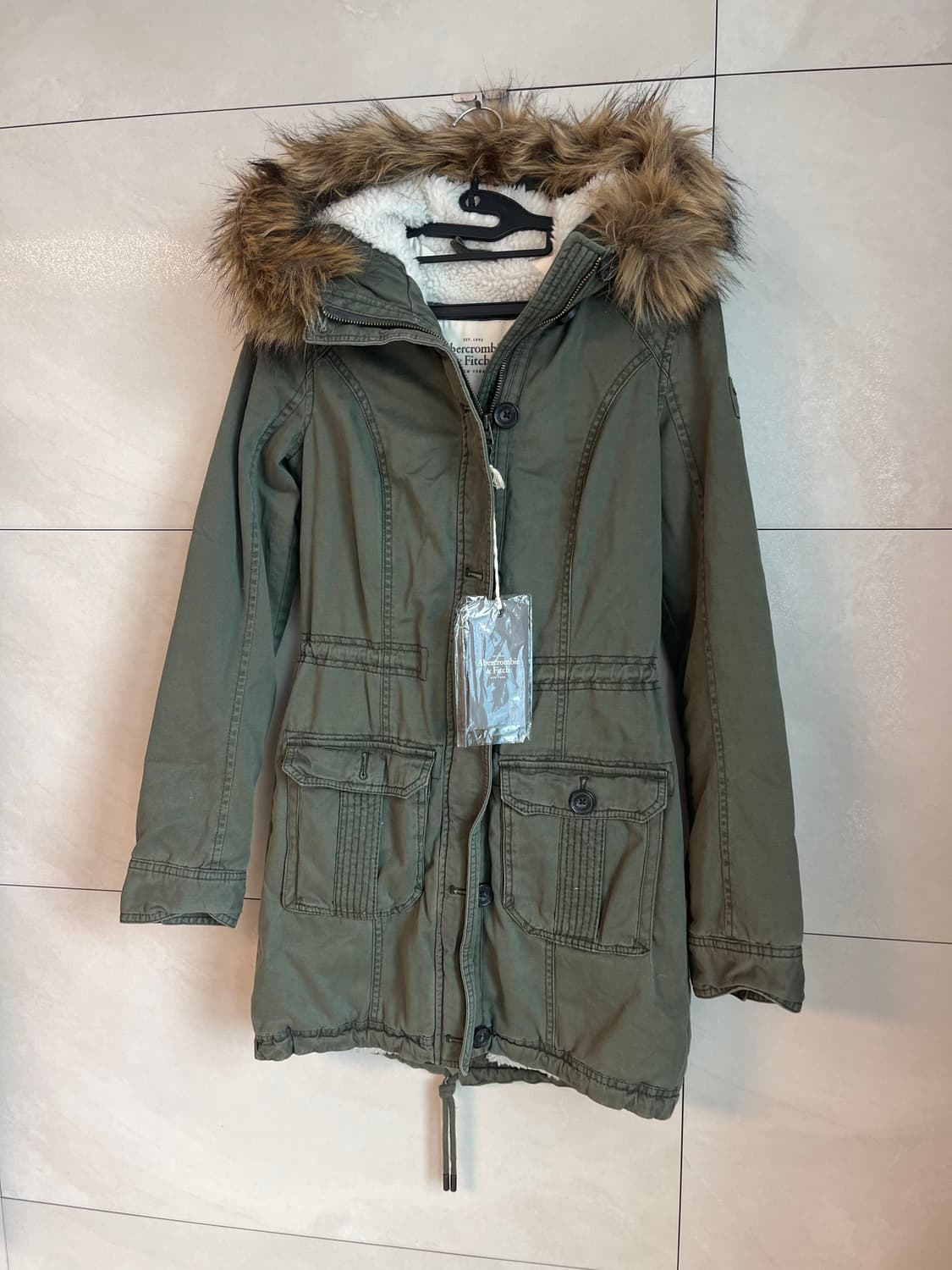 새상품 아베크롬비 카키 퍼 후드 파카 [XS] 상품이미지3
