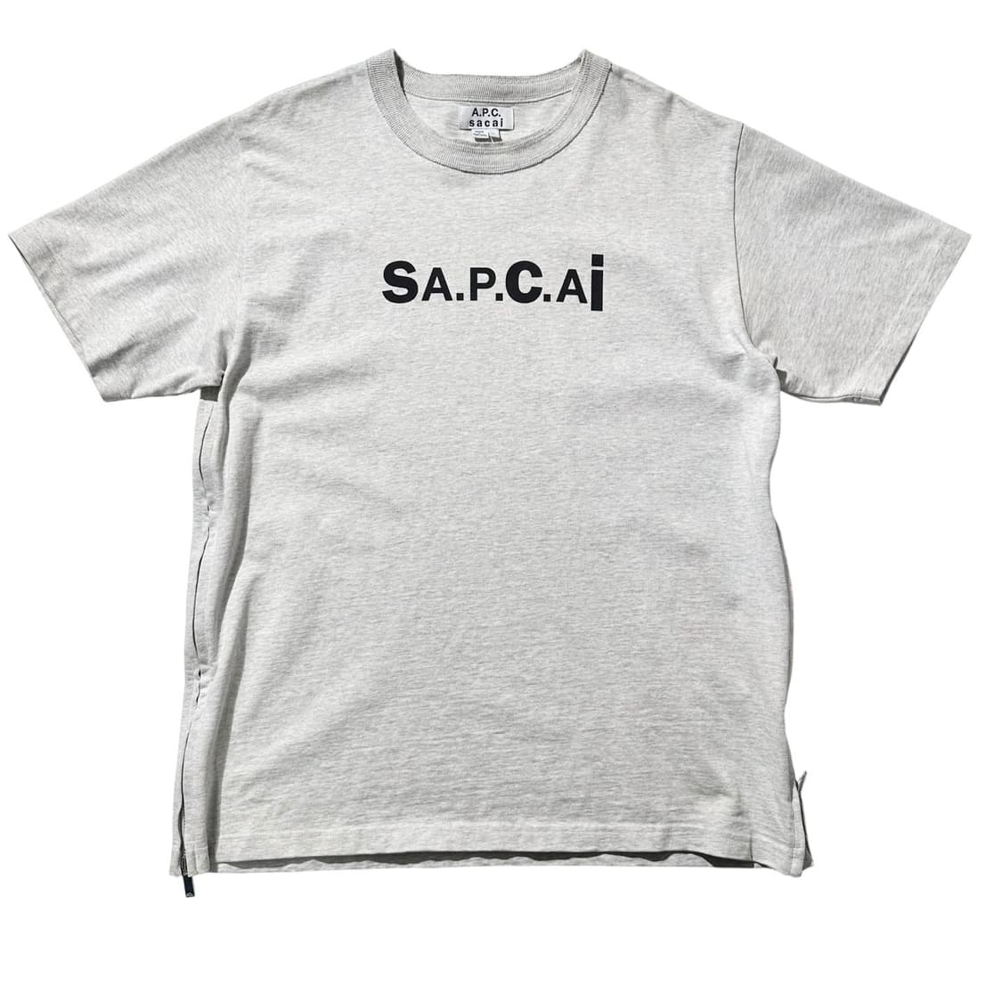 사카이 x 아페쎄 사이드 지퍼 반팔 티셔츠 상품이미지1