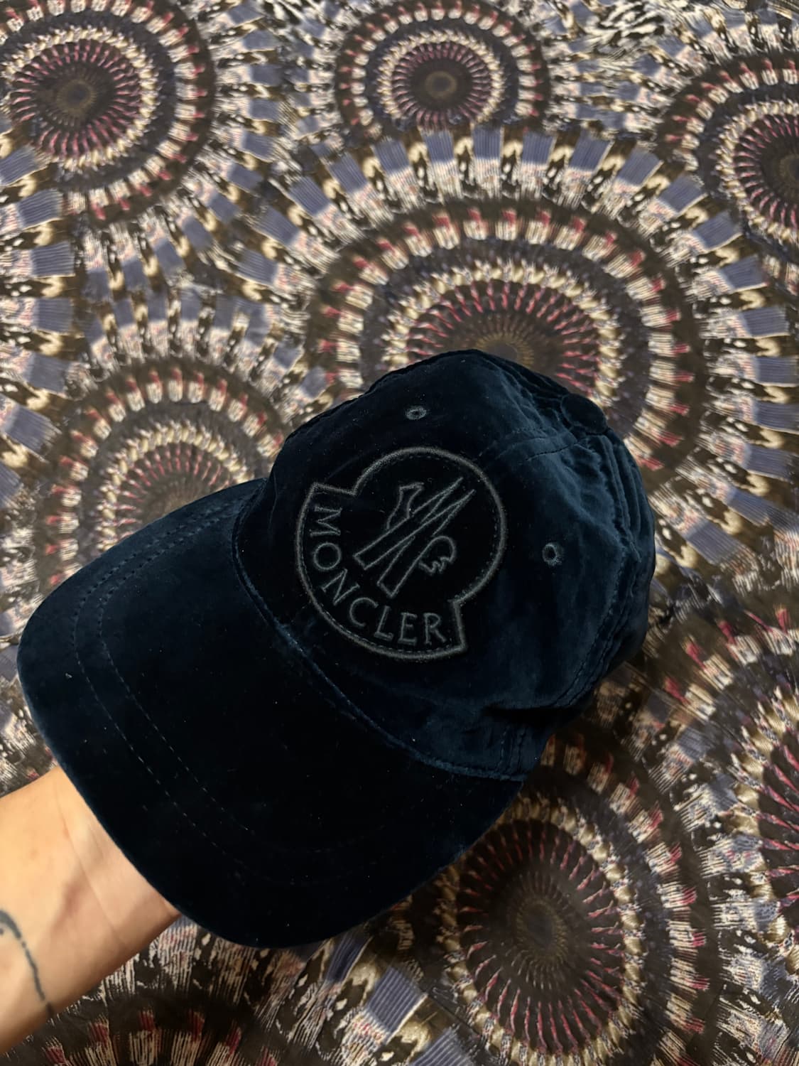 Moncler big logo velvet cap 상품이미지1