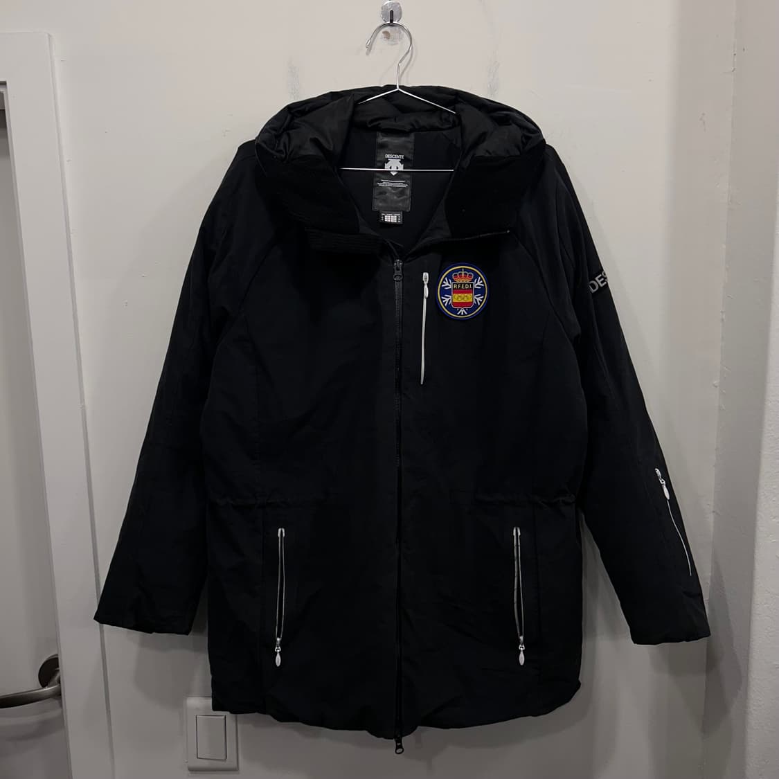 데상트 덕다운 RFEDI 스페인 무광 후드패딩 상품이미지2