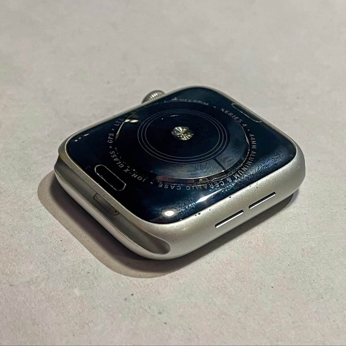애플워치 4 셀룰러+GPS 44mm 실버 모델 A급 상품이미지7