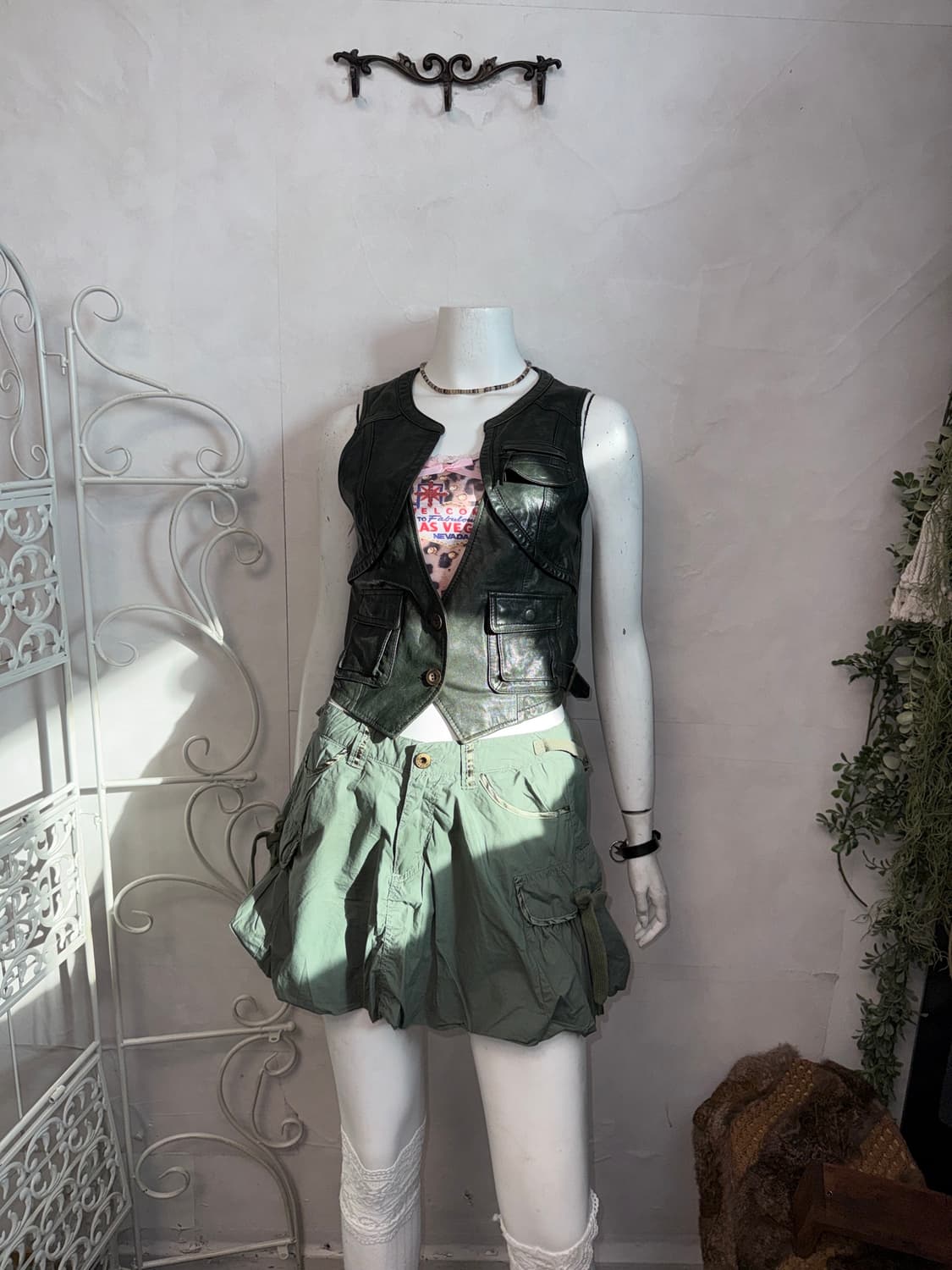 Deep green lamb skin pocket button vest  상품이미지4