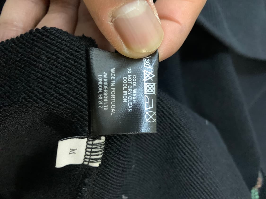 J.W. 앤더슨 블랙 맨투맨 스티치 포인트 상품이미지5