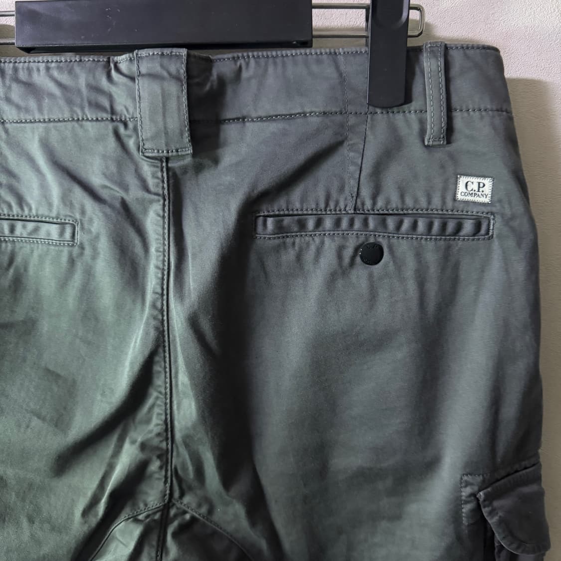 C.P컴퍼니 남성 렌즈포켓 카고팬츠 46 (남성 32정도) 상품이미지6