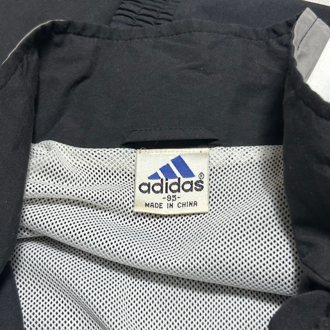 🫶🏻 아디다스 레알마드리드 그레이 라인 블랙 바람막이 🫶🏻 상품이미지4
