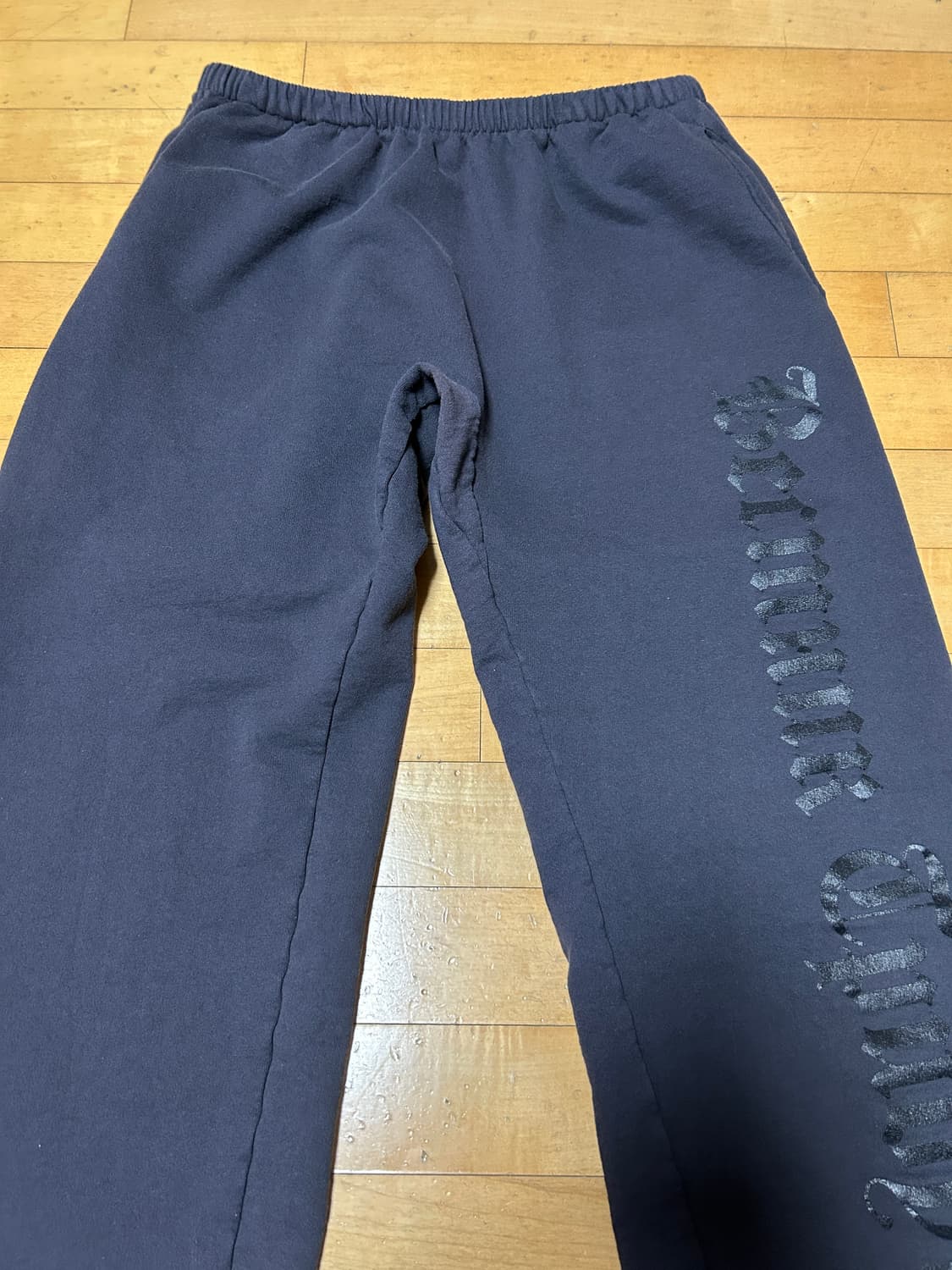 이지 x 고샤 루브친스키 트리뷴 헤럴드 SP-01 팬츠 차콜 상품이미지2