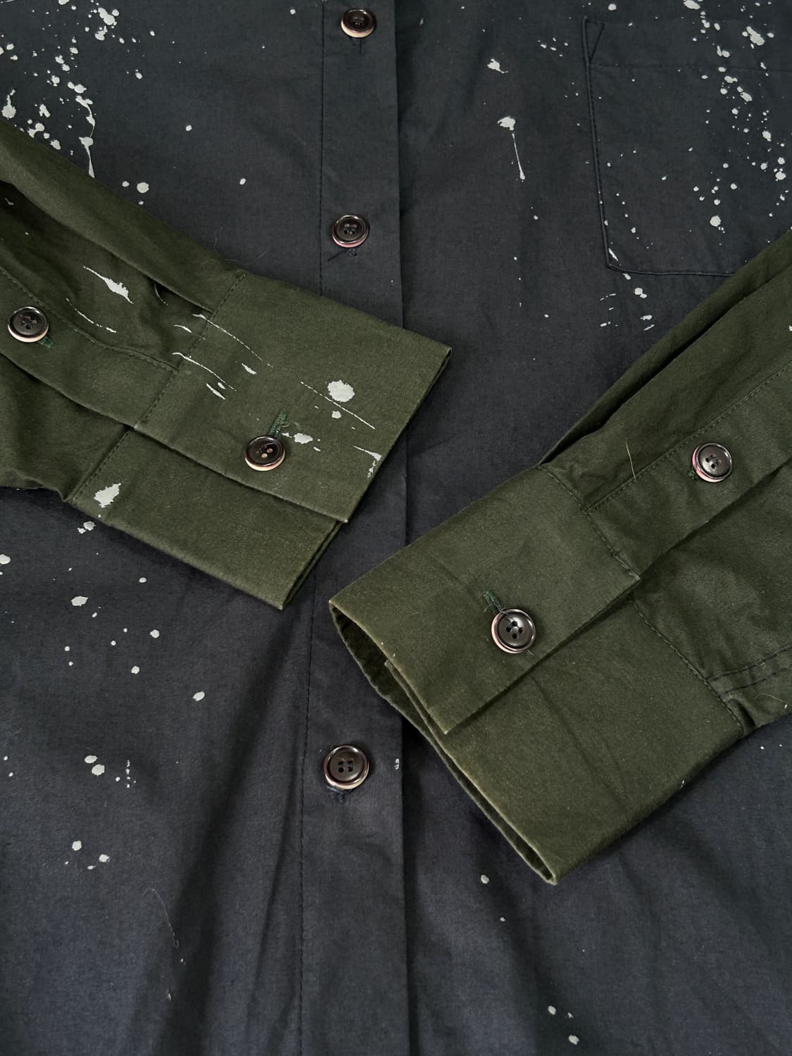 더일마 the ilma 페인트 스플래터 오버핏 셔츠 네이비카키 상품이미지5