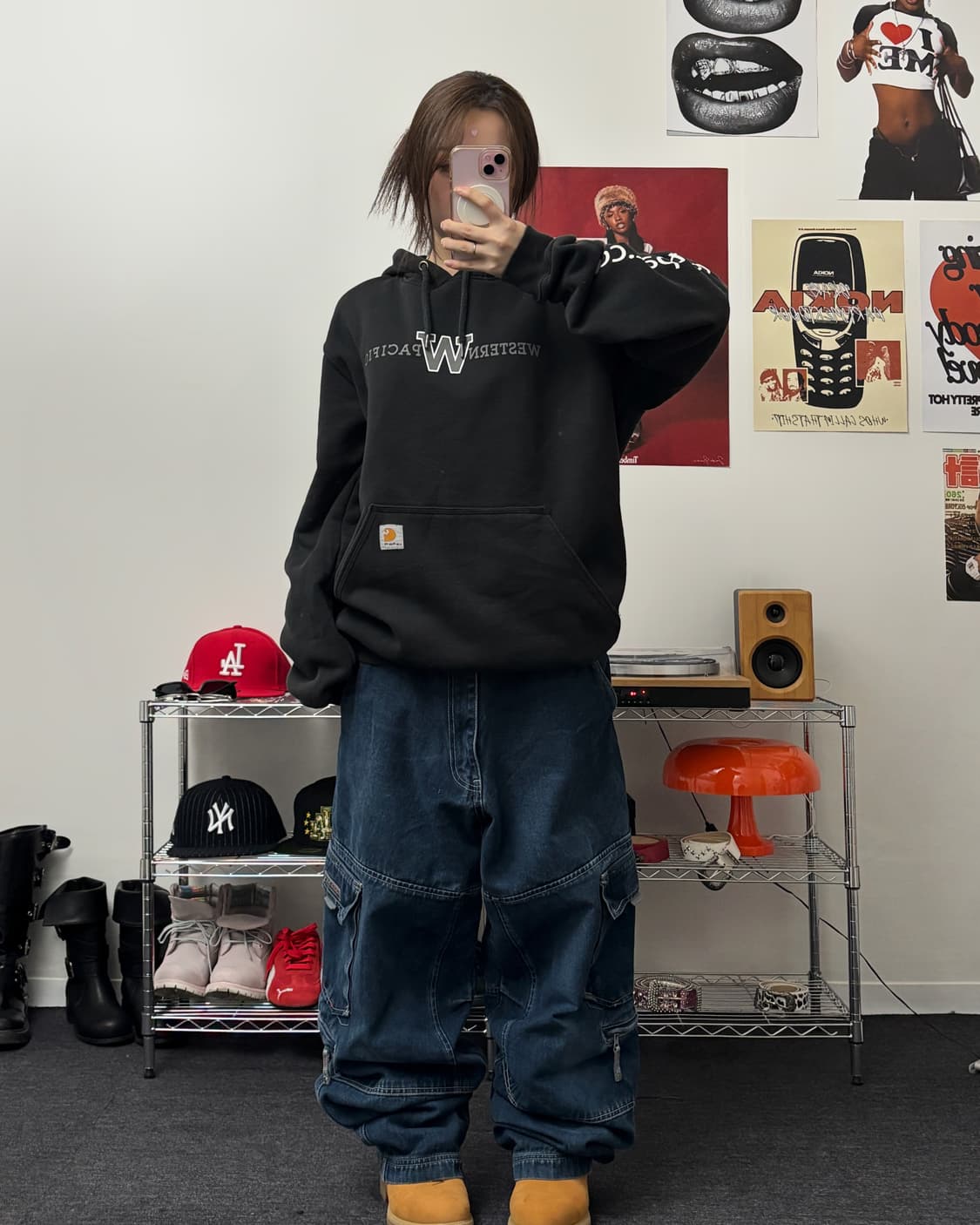 칼하트 컬리지 로고 블랙 후드티 상품이미지3