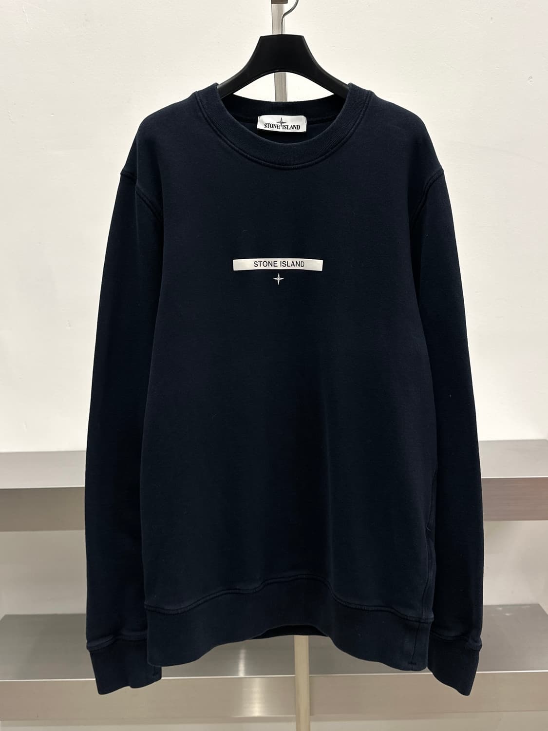 스톤아일랜드 다크네이비 빅로고 맨투맨 상품이미지1