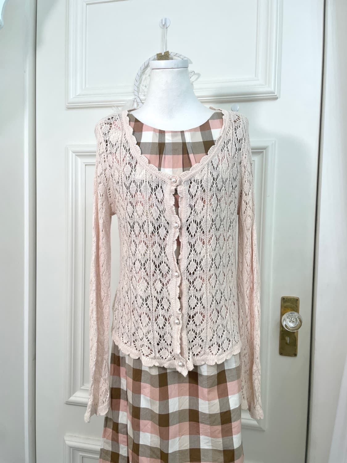 coral pearl button crochet cardigan 상품이미지1